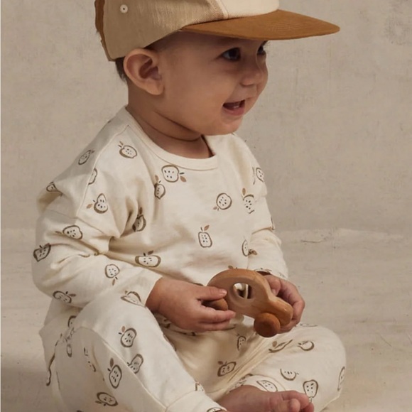 NWTS Rylee & Cru Apples all over, pants/long sleeve tee, size 12-18 months - Picture 8 of 8
